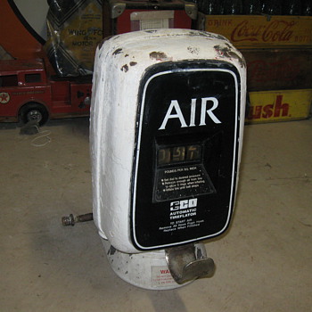 ECO Tireflator  Model 98 - 1953 - Petroliana