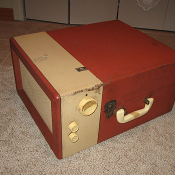 FIRESTONE Radio/Record Player - Electronics