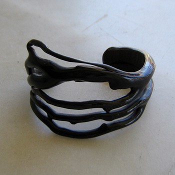Black coral cuff bracelet - Fine Jewelry