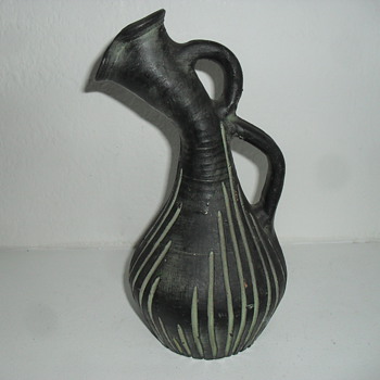 Picasso type of jug? Spannish Art Pottery - Art Pottery