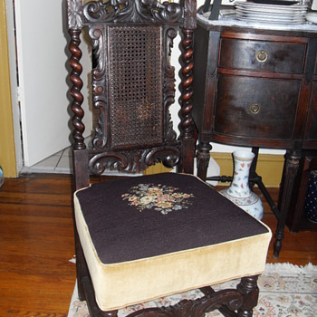 18th CENTURY JACOBEAN OAK SIDE CHAIR