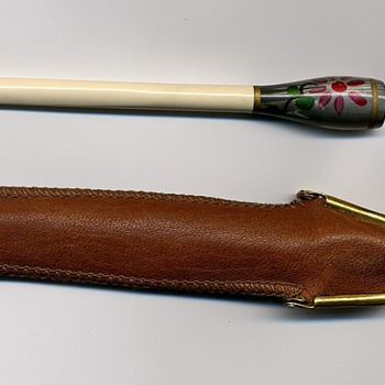 Ivory? Cigarette holder. - Tobacciana