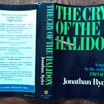 The Cry of The Halidon by Jonathan Ryder (Robert Ludlum) - Books