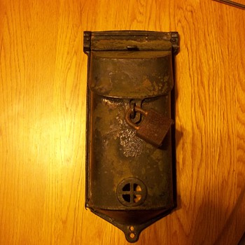VINTAGE CAST MAILBOX - Office