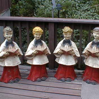 VINTAGE CHRISTMAS CHOIR LAWN DECOR LOOKS LIKE 1940S OR EARLIER ANY IDEAS