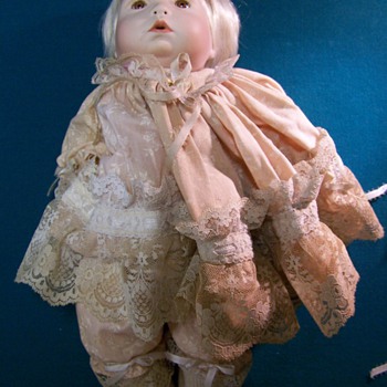 old vintage dolls 4 photos of 2 dolls