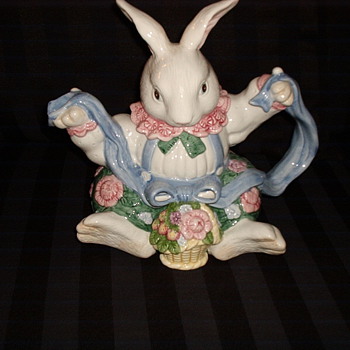 Hand Painted Rabbit Kettle