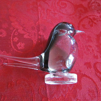 Does anyone know who made this, and what type of bird it is? - Art Glass