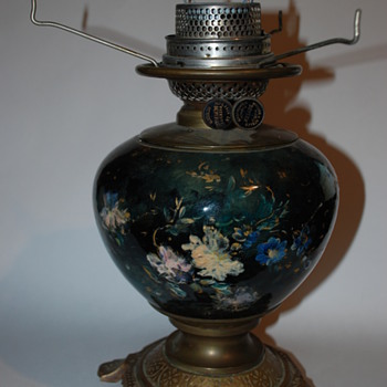 New oil lamp to my collection, Very puzzling to me???