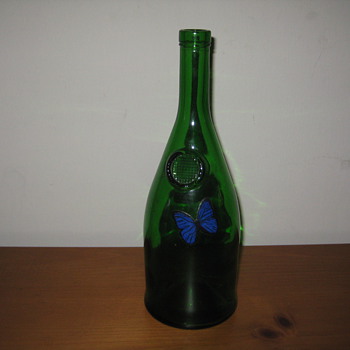 does anyone know anything about this bottle?