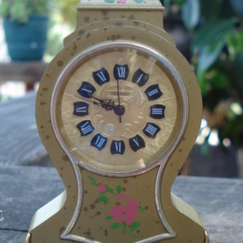  SMALL CLOCK BY "TEGROV" - Clocks