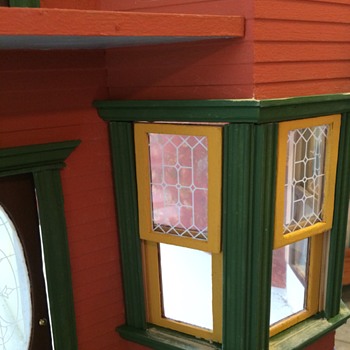 Victorian Dollhouse and Miniatures for the Library - Dolls