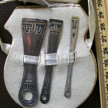 Hallmarked Sterling Silver Ribbon Threader circa 1880-1920 - Sewing
