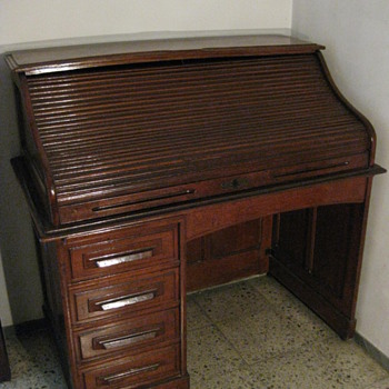 EARLY 20TH CENTURY DESK - Furniture