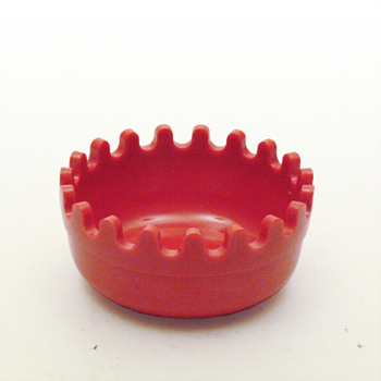 CLAM looking ashtray No. 2, ca. 1970 - Tobacciana