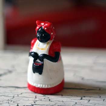 Vintage "Mammy" or "Aunt Jemima" SP shaker - Kitchen