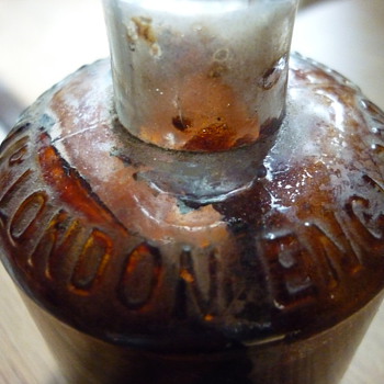 winsor and newton london england ink bottle 