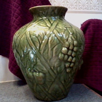 Olive Green/Gold Blended Glaze Majolica Style Vase /Blue dash mark/ Victorian/McCoy/Weller ??