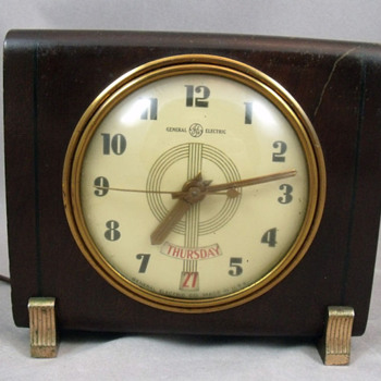 General Electric Model 8H14 Alamanac Day and Date clock, 1940 
