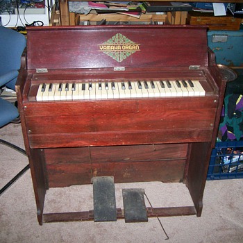 Yamaha Portable Reed Organ - Music