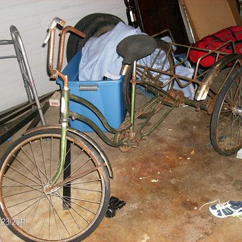 Old 30's? Schwinn three wheel bike