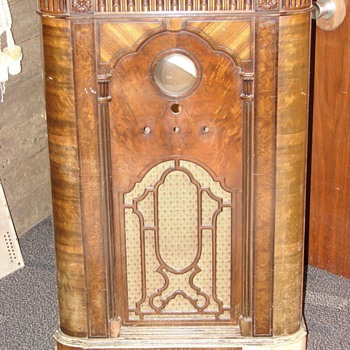 Canadian Rogers Radio model 4821 - Radios