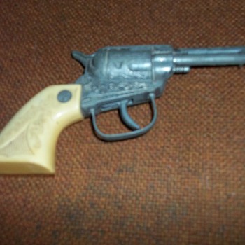 VINTAGE TOY PISTOL