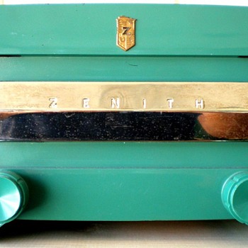 1953 Zenith Model H511-F "Racetrack" Radio