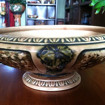 Roseville Florentine Console