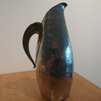 PIERRE AMÉDÉE PLASAIT ART DÉCO PEWTER JUG - Art Deco