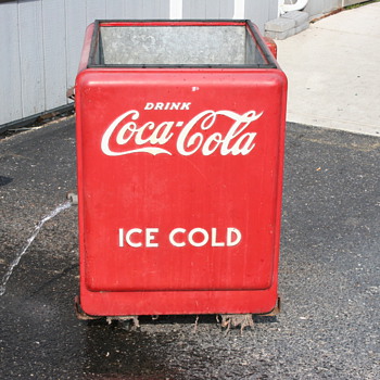 Vintage 1930's style cooler, very good condition, minimal rust