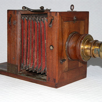 French Very Early Wet Plate Camera |1850-1860 | Tailboard | 9x12cm. - Cameras