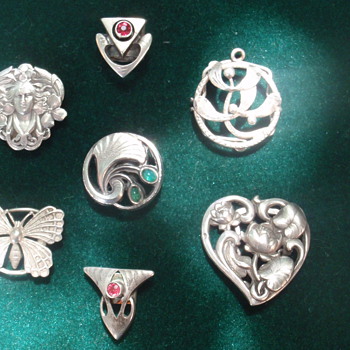 Art Nouveau/Jugendstil guard chain slides - Art Nouveau