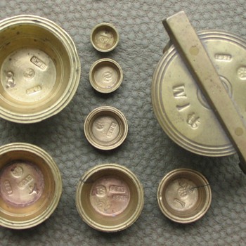 NESTING BRASS APOTHECARY WEIGHTS NEST