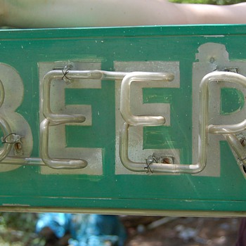 outdoor neon beer sign 1930 - Breweriana