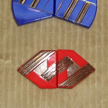 Pressed glass Czecho Slovkia clips and pin