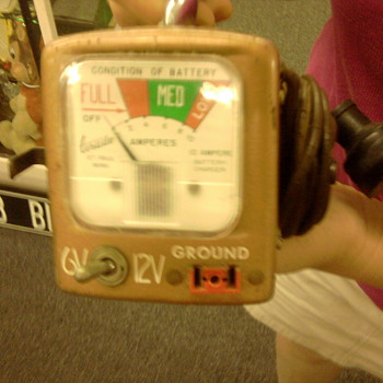 This is a 50's car battery charger...  Wish I had the cables too.