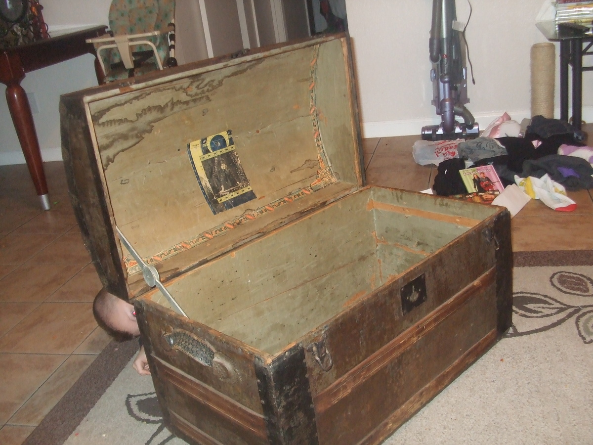 How Much Are Old Chests Worth at Maria Marshall blog