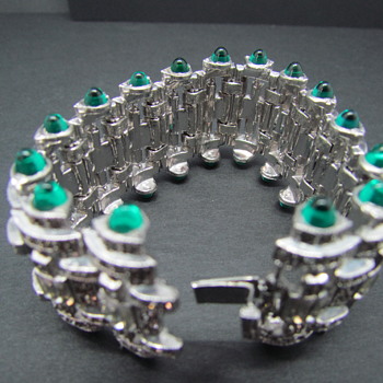 Vintage Silvertone Rhinestone & Bullet Cabochon Bracelet - Costume Jewelry