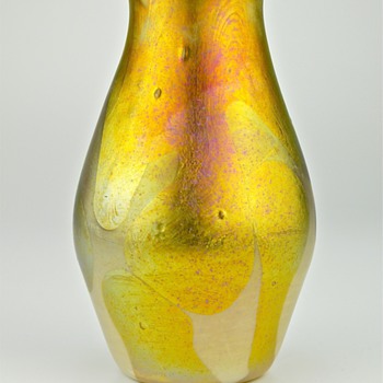 early unsigned Tiffany Favrile Cypriote art glass vase - Art Glass