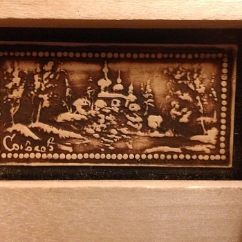 Can not read signature on small russian box