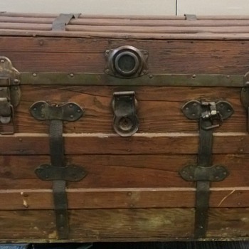 Craigslist Find and I'm in love with it but looking for info on it.