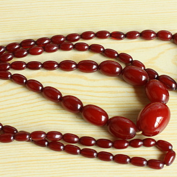 Cherry red bakelite necklaces - Costume Jewelry