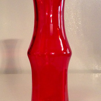 Riihimäen Lasi Oy/Riihimaki Red Glass Vase by Tamara Aladin - Art Glass