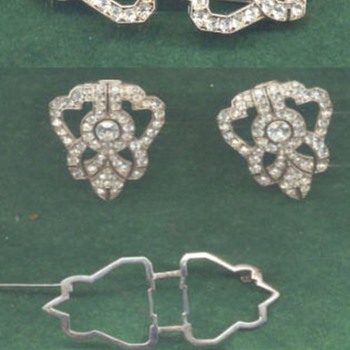 Odds and ends from costume jewellery box - Costume Jewelry