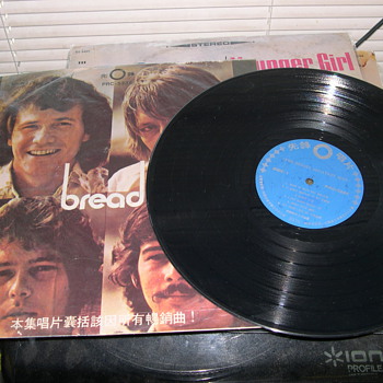 IMPORT ALBUMS BEE GEES BREAD CREDENCE CLEARWATER REVIVAL - Records