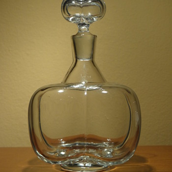 VICTORIAN DRESSING TABLE PERFUME BOTTLE - Bottles