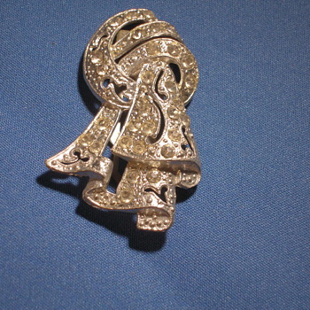 Vintage Fur Clip - Costume Jewelry