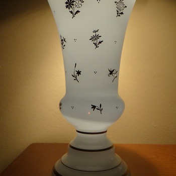 CZECHOSLOVAKIA VASE  - Art Glass
