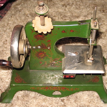 Old Sewing Machine - Sewing
